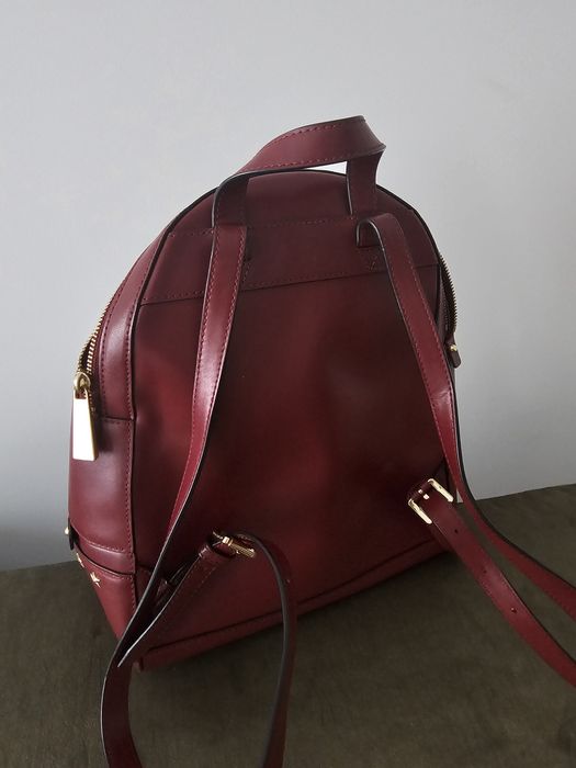 Vand rucsac piele firma MK, produs SH f bine compartimentat 400 lei