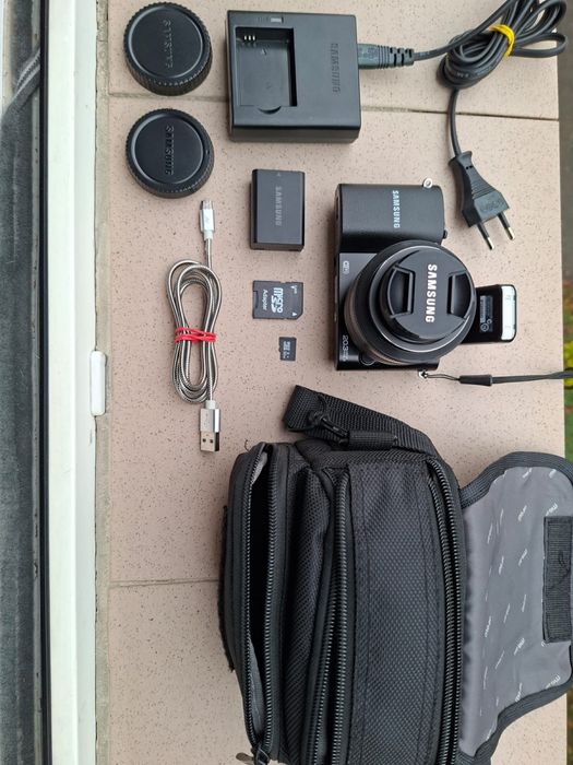 Samsung mirrorless NX 1000