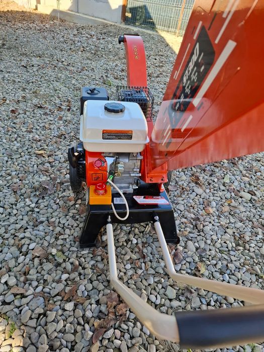 Vand tocator de lemne pe benzina Ruris