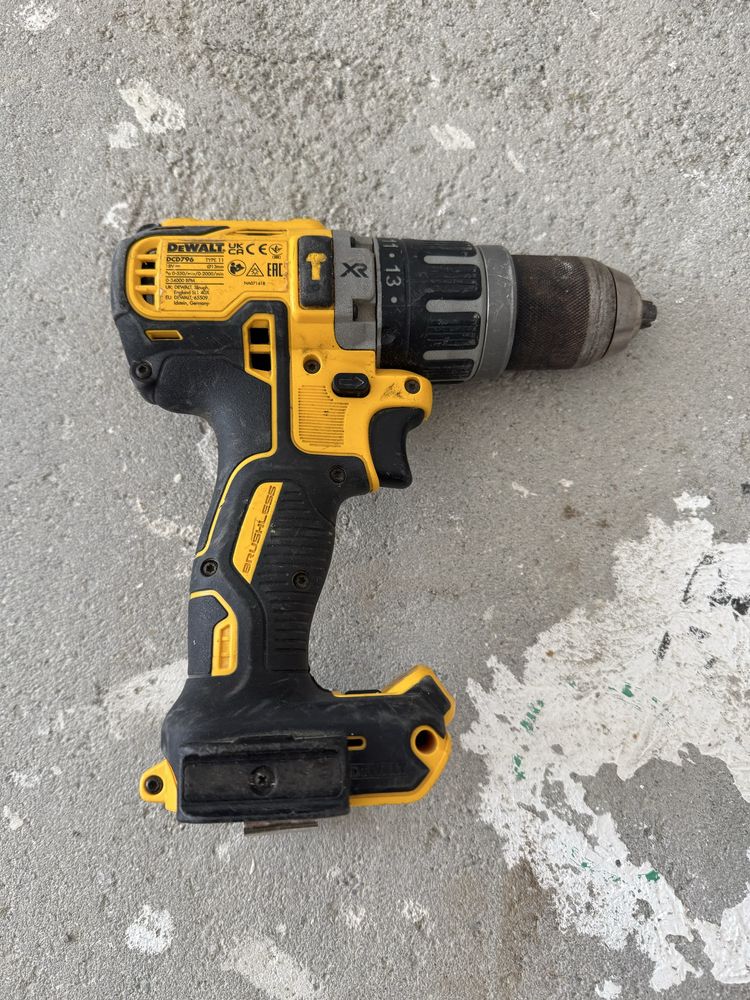 Винтоверти DEWALT DCD 996