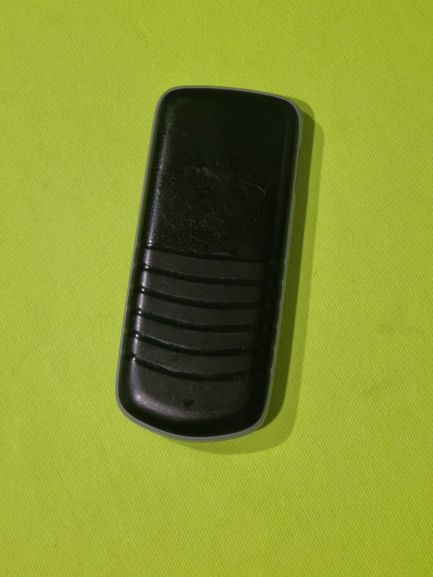 Telefon cu butoane GT-E1080W cu incarcator original