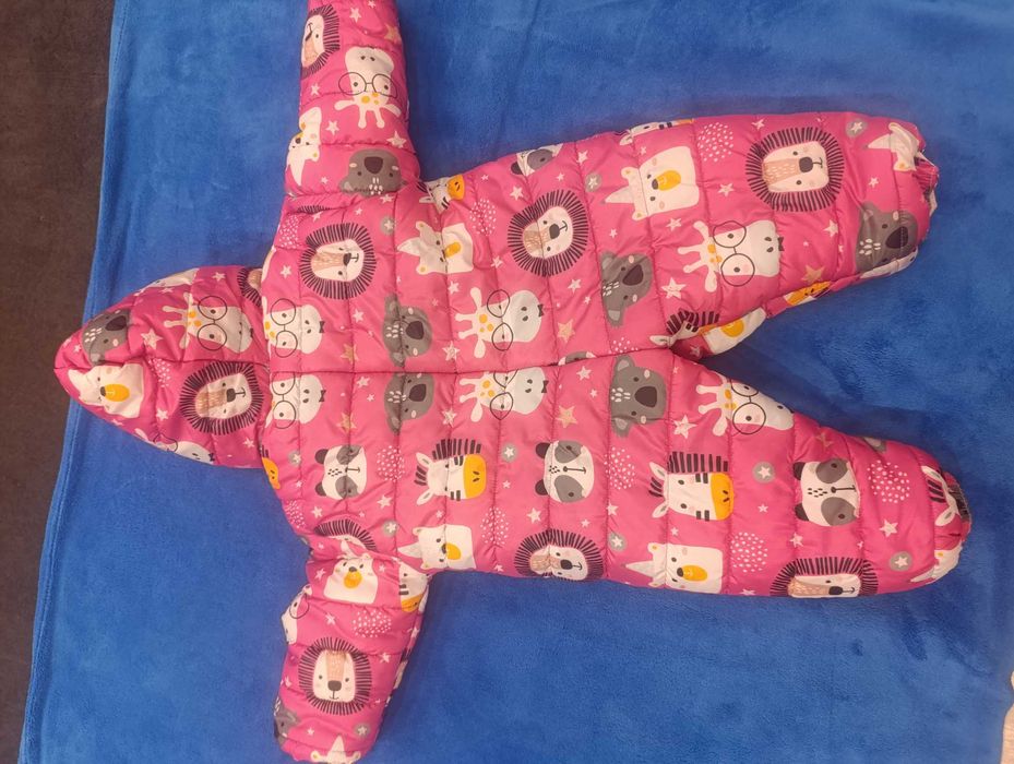 Зимен дебел космонавт