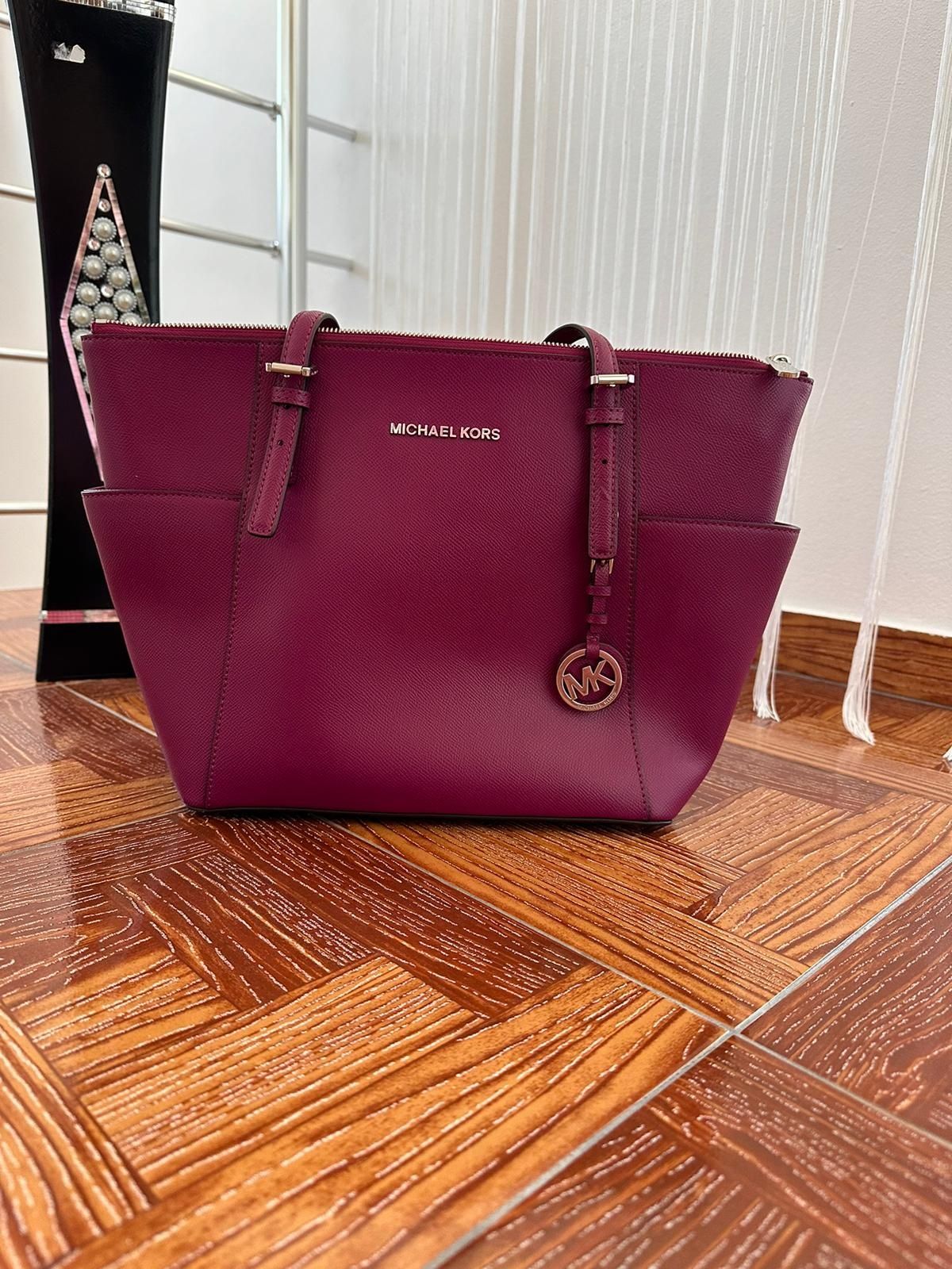 Geanta MICHAEL KORS noua