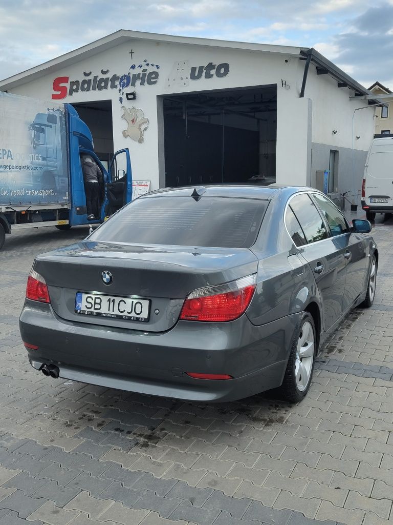 Vând BMW E60 525d manual