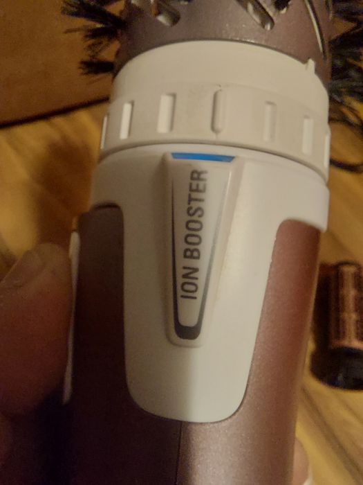 Perie rotativa Rowenta cu diverse trepte de viteza ,doua capete