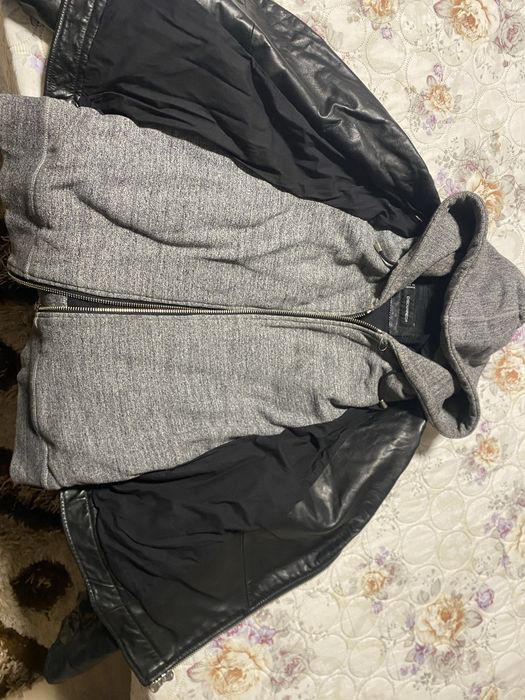 Vand geaca dsquared2 din piele