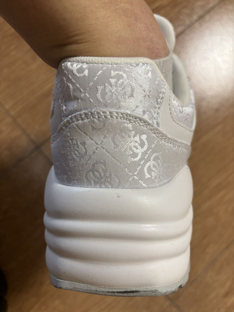 Guess сникърси марстонки 40 номер