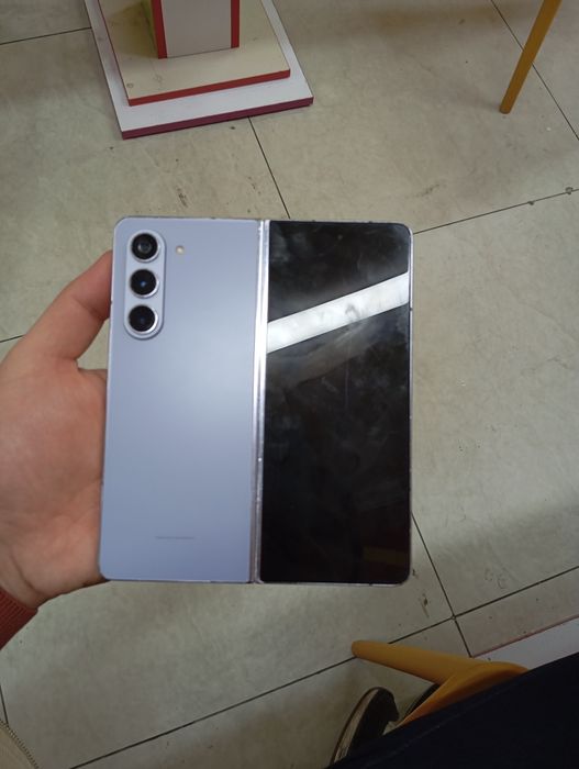 Срочно продается Z Fold5 Glaxy в хорошем состоянии