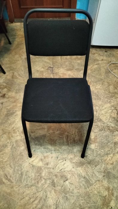 Стулья офисные  9 шт