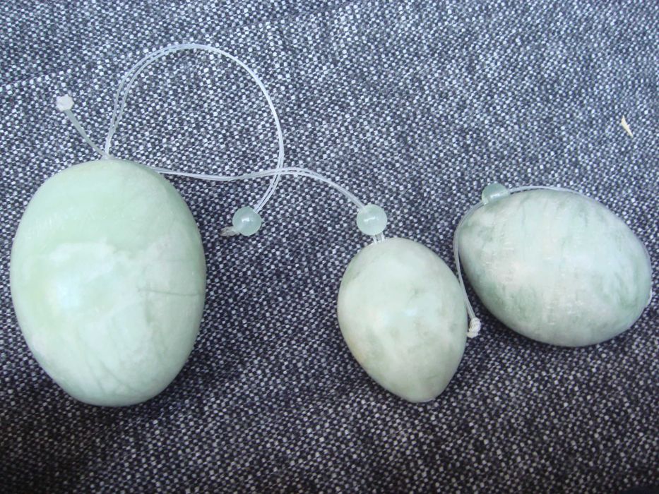 Нефритовые Натуральный Камень яйца тренажер в упаковке Новые