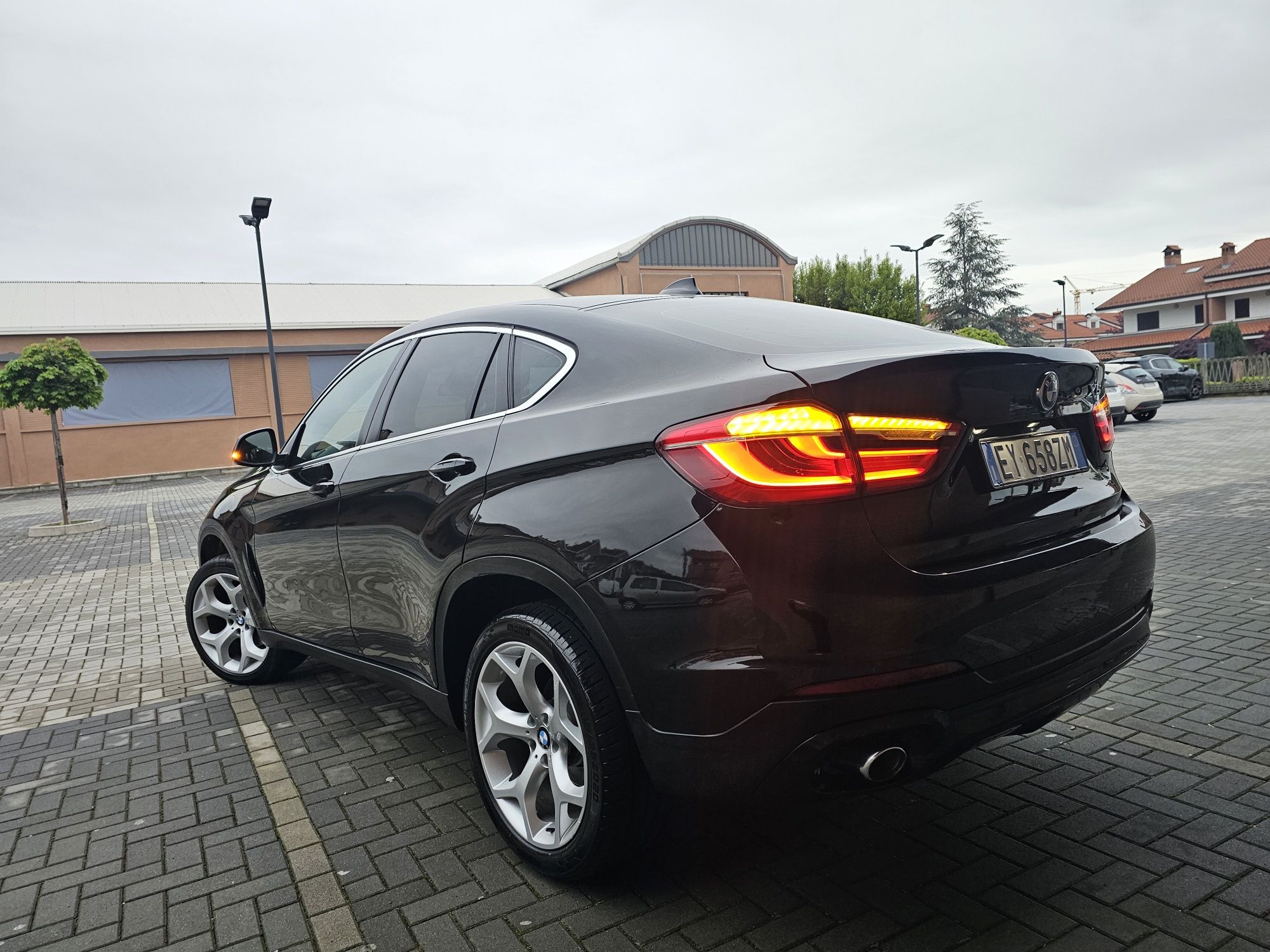 Bmw x6 x-drive 3.0d 258cp Ceasuri Plasma/Interior Cognac/Faruri Laser