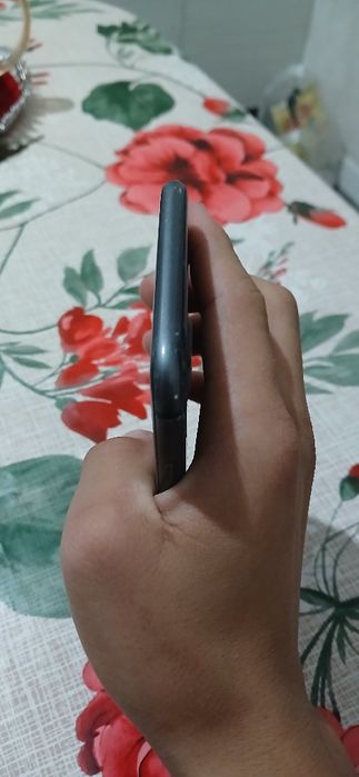 Айфон 8 + 64 гб 87 %