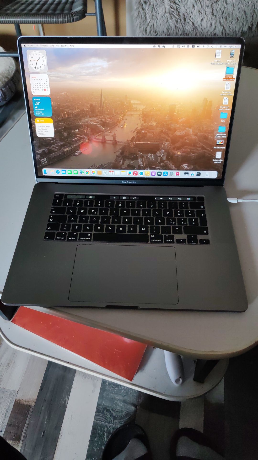 MacBook Pro 16″ 2019 • i7 2,6 GHz • 16 GB RAM • 512 GB SSD