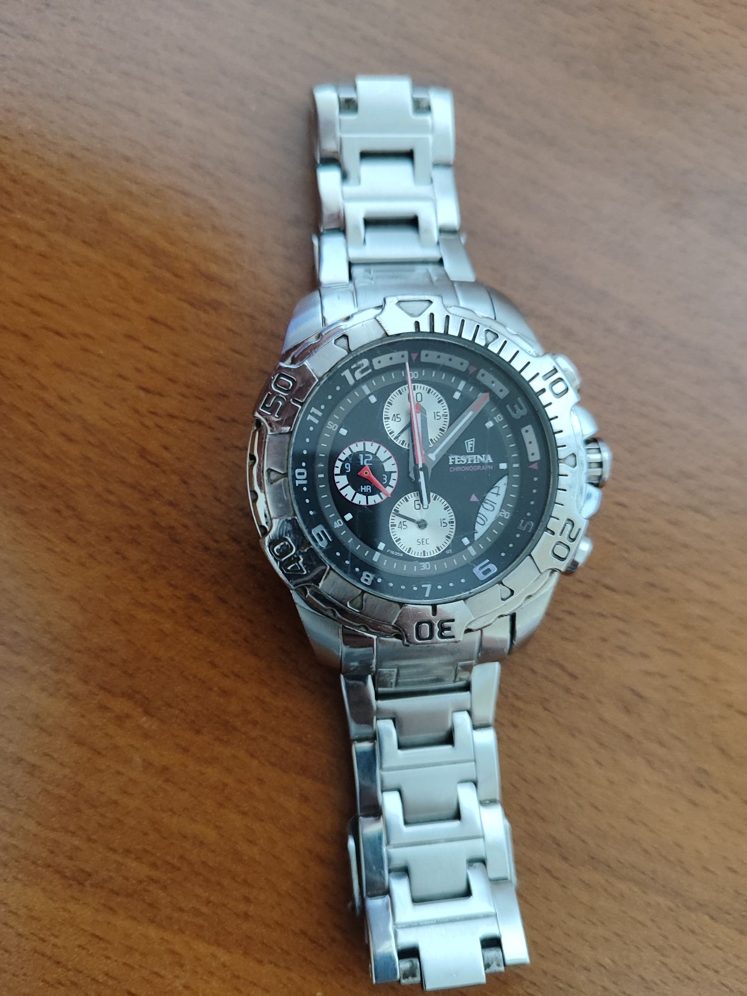 Часовник Festina