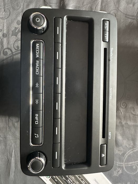 Оригинално радио на Škoda Fabia