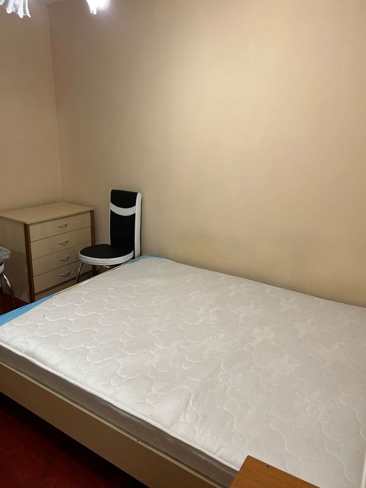 Дава се под наем Тристаен апартамент в София, Център - 15 кв.м за 204 € - Снимка #2