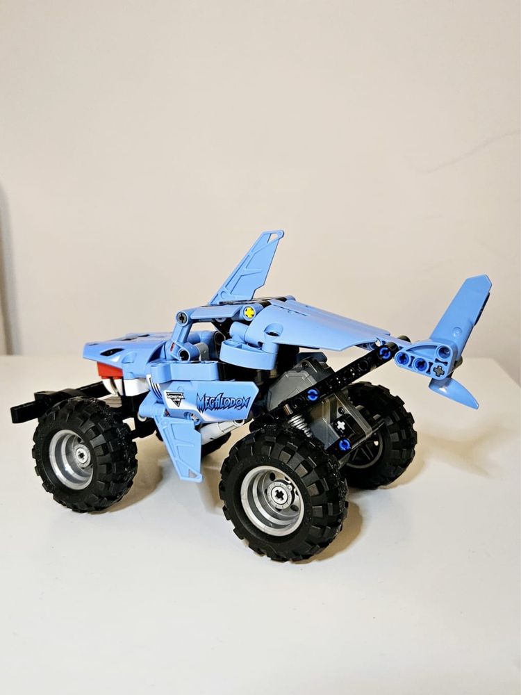 Lego Tehnic 42134 - Monster Jam Megalodon (2022)