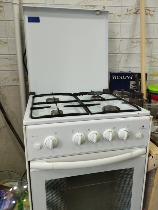 Продам газовую плиту, рабочая 5000.