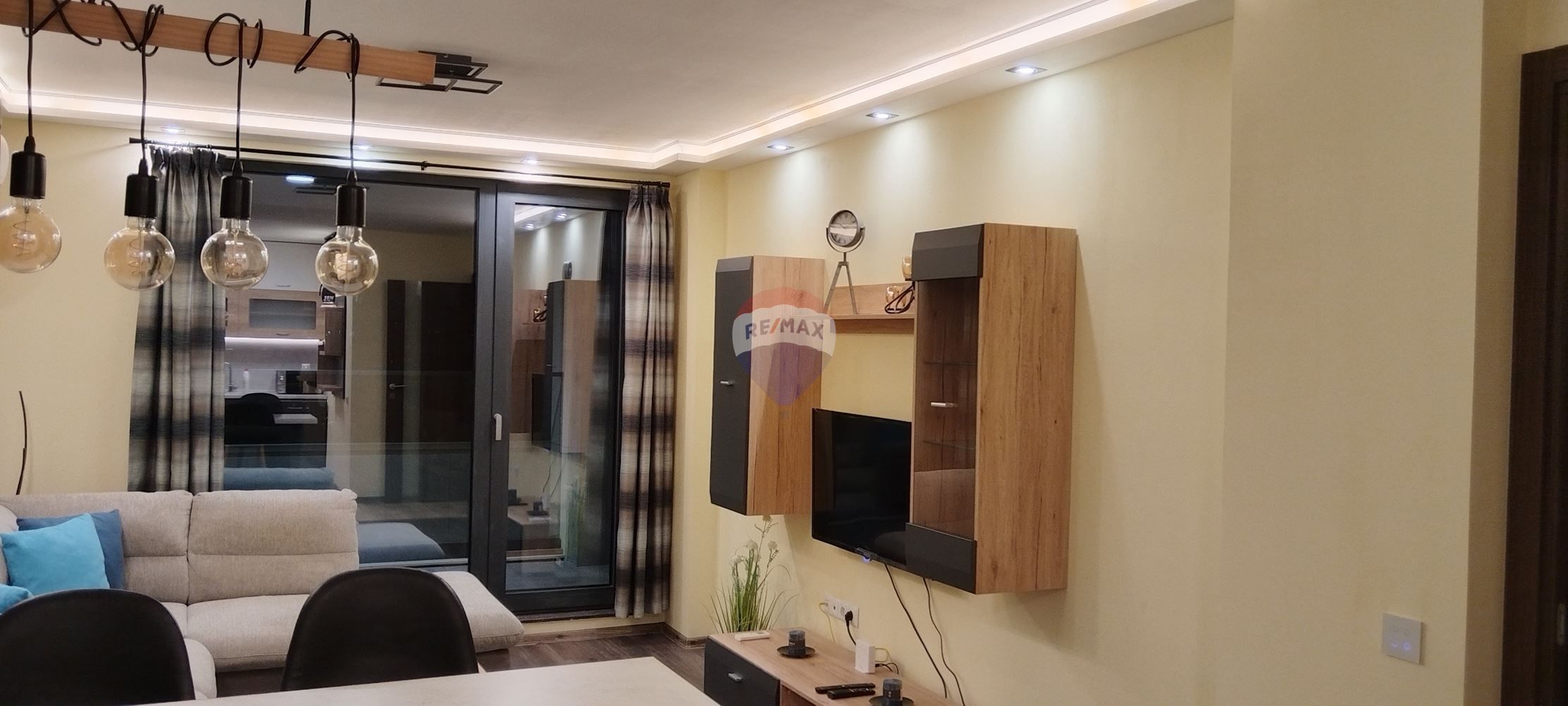 Двустаен апартамент под наем, кв.Бриз  ДВ 3941