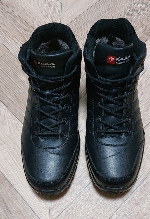 Зимние кроссовки в отличном состоянии!