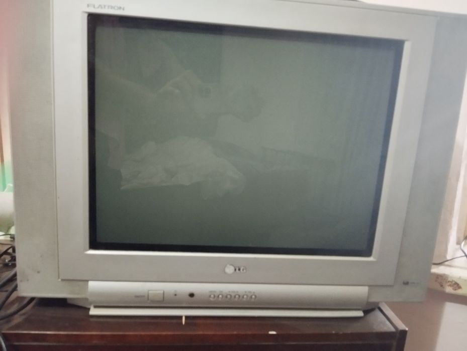 Продается телевизор LG оригинал