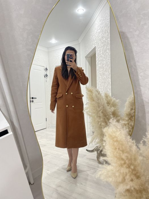 Продам пальто модного цвета