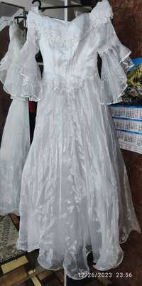 Свадебное платье, красивое из хорошего материала