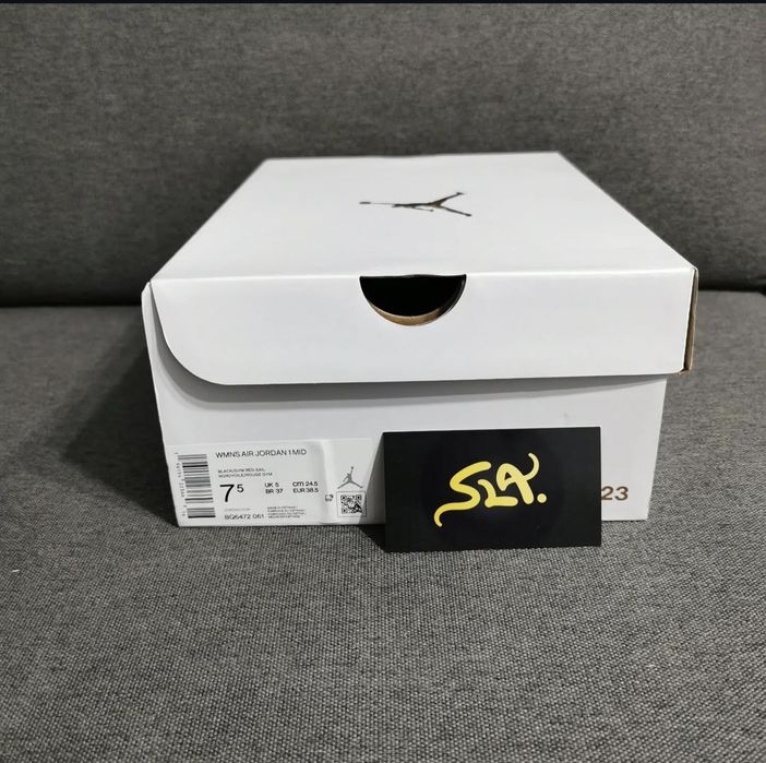 Jordan 1 Mid Gym Red Panda