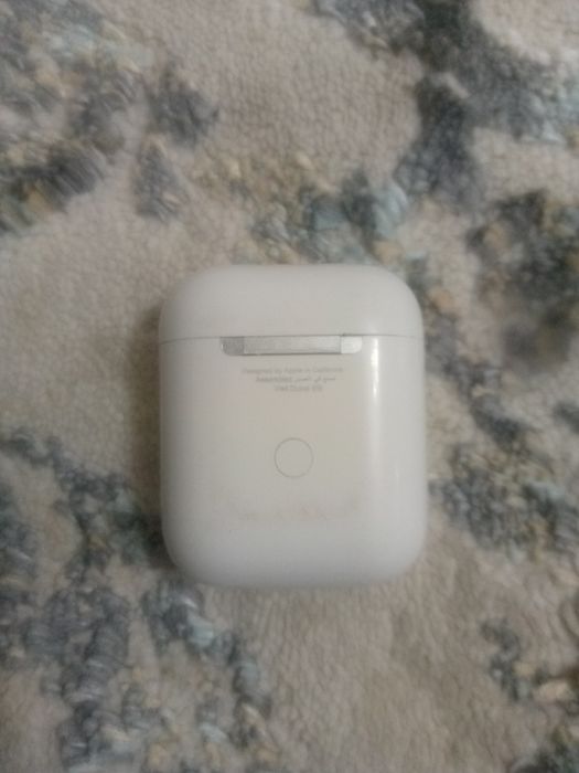 Airpods 2 xolati juda yaxshi ishlatilgani 1 oy