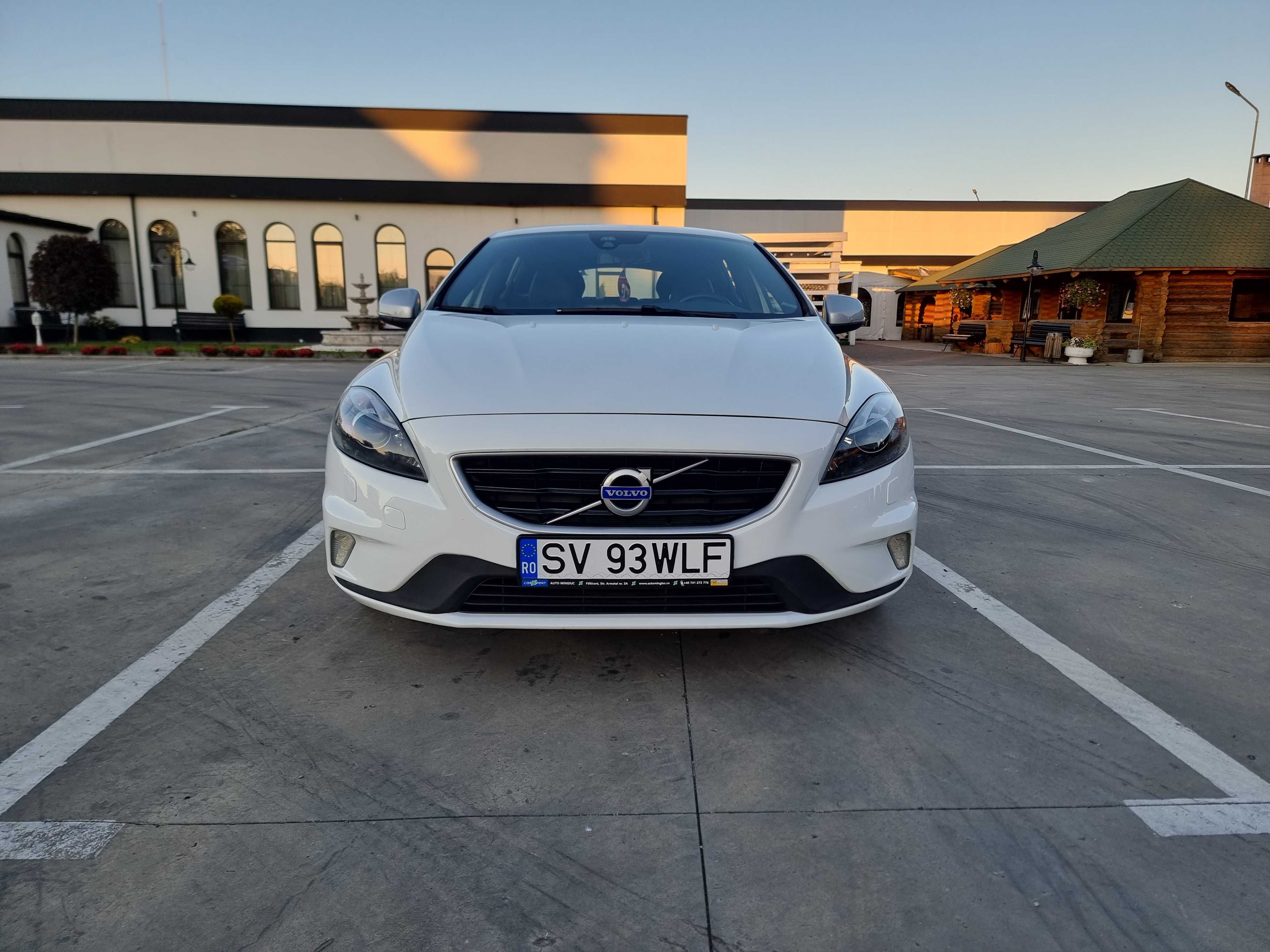 Volvo V40 D2 R-Design 2016 Navigatie / Piele / Xenon