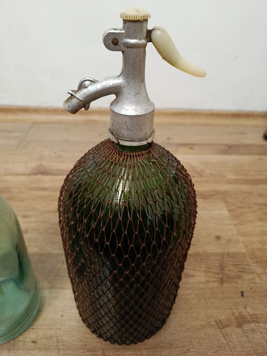 Бутилки за сода.