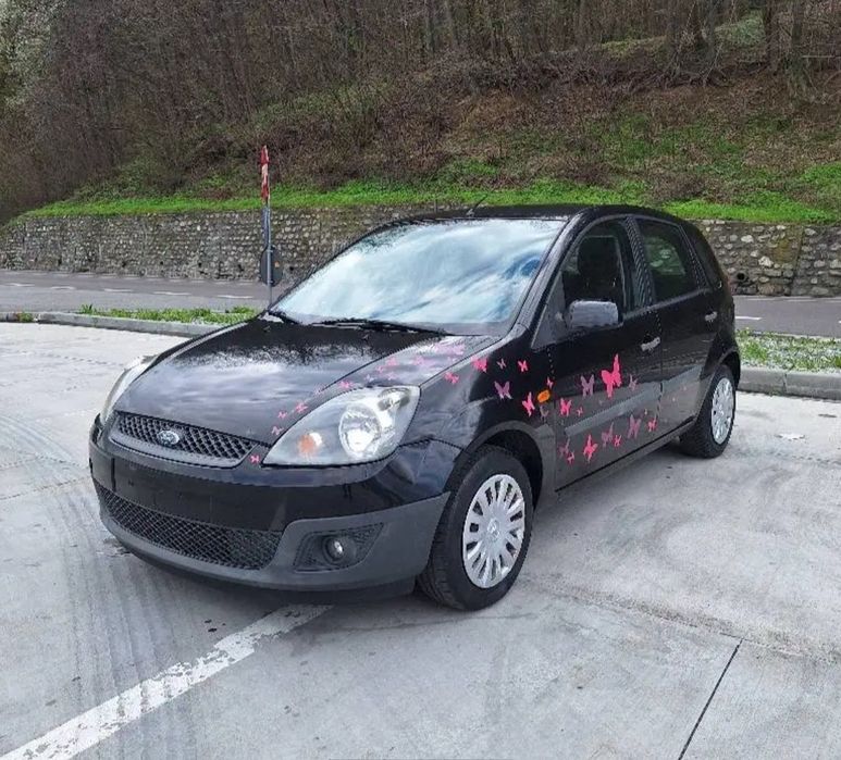 Ford fiesta 1,4 benzina an 2007 euro 4 Clima /Oglinzi electrice/Inchid