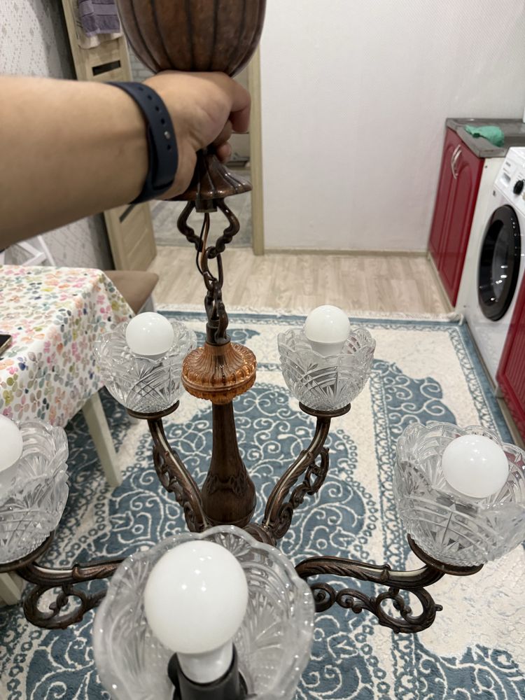 Продам антикварную люстру хрустальную