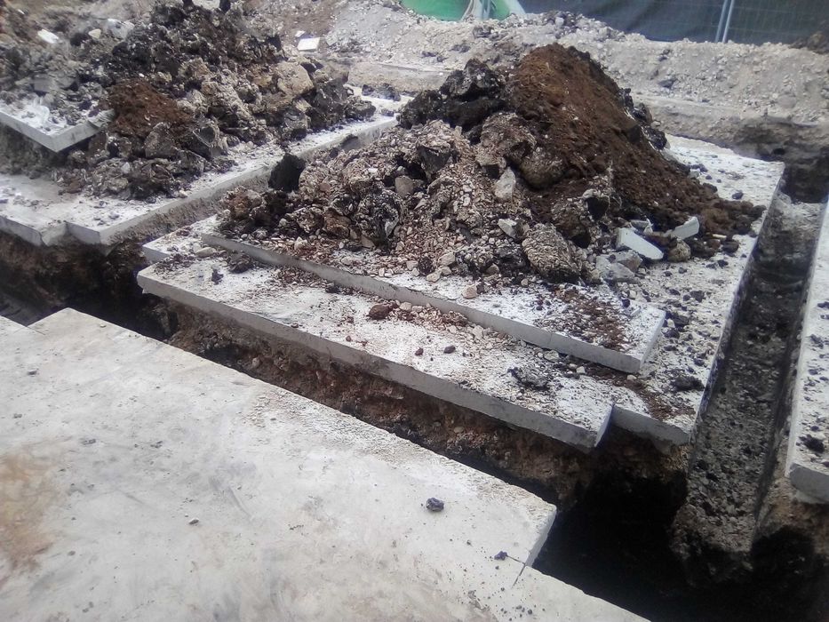 Услуги с мини багер и хидравличен чук