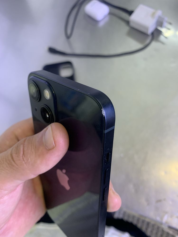 Айфон  IPhone 13