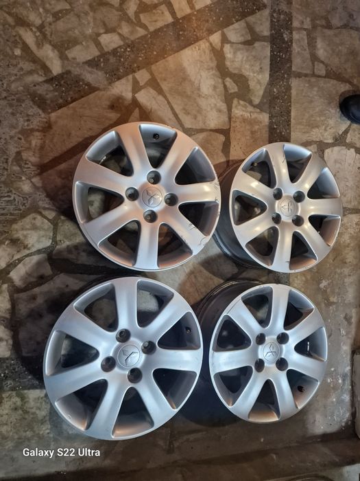 Mitsubishi 16 Volvo S40  4x114.3 67.1 Оригинални Замъка Ямбол