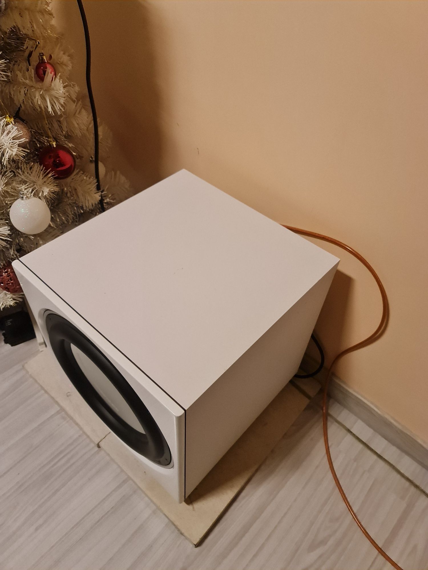 DALI SUB E-12F White Satin