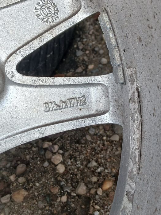 Vând jante ORIGINALE Mercedes R17+ CAUCIUCURI iarnă