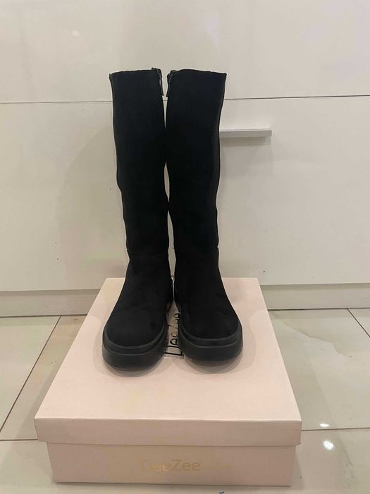 Детски ботушки в отлично състояние.