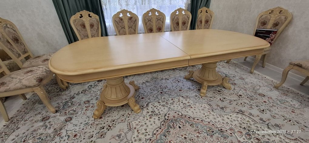 Стол раздвижной для гостинной отличного качества