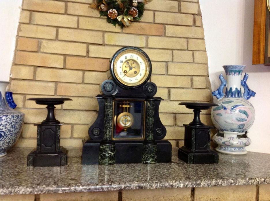 Великолепный грандиозный антикварный часовой каминный гарнииур! Мрамор