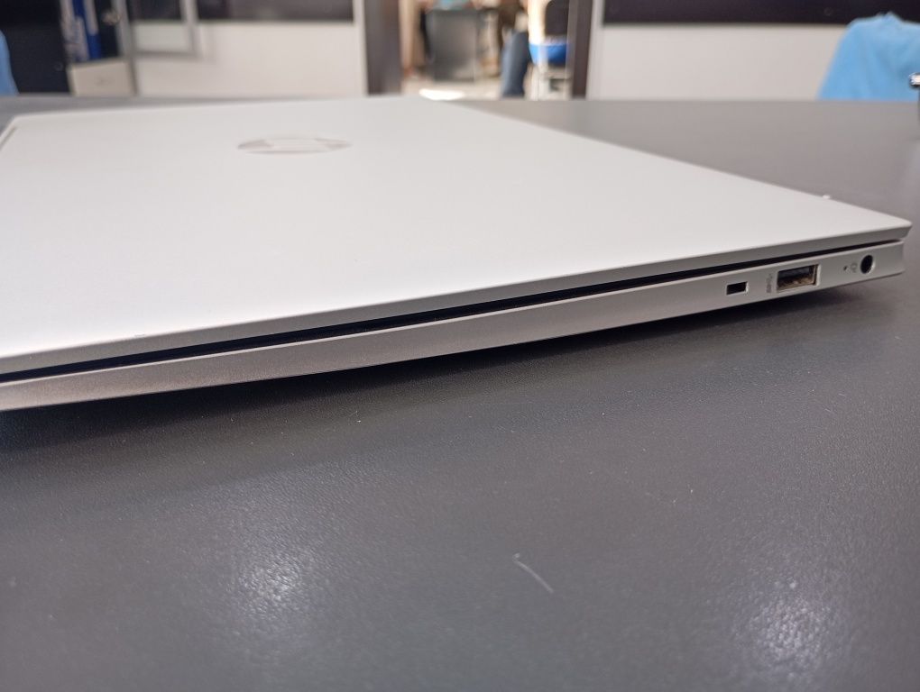 Noutbuk HP Pavilion 15-eg3015ci AMD-RYZEN-7-1335U, 16GB, 512GB SSD, 15