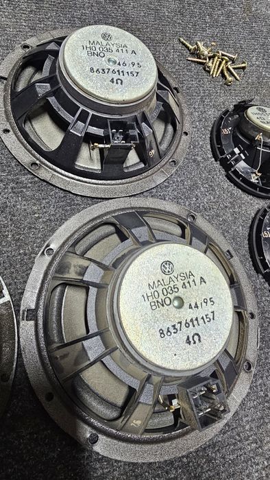 Set difuzoare + tweetere originale Volkswagen Golf 3 / Vento / Passat