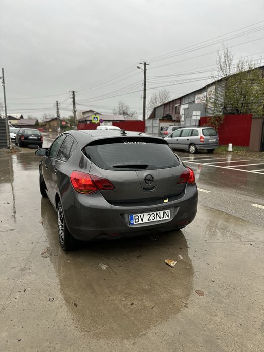 Opel Astra J - 1.3 CDTI -  Computer de bord - Clima -Lumini ambientale