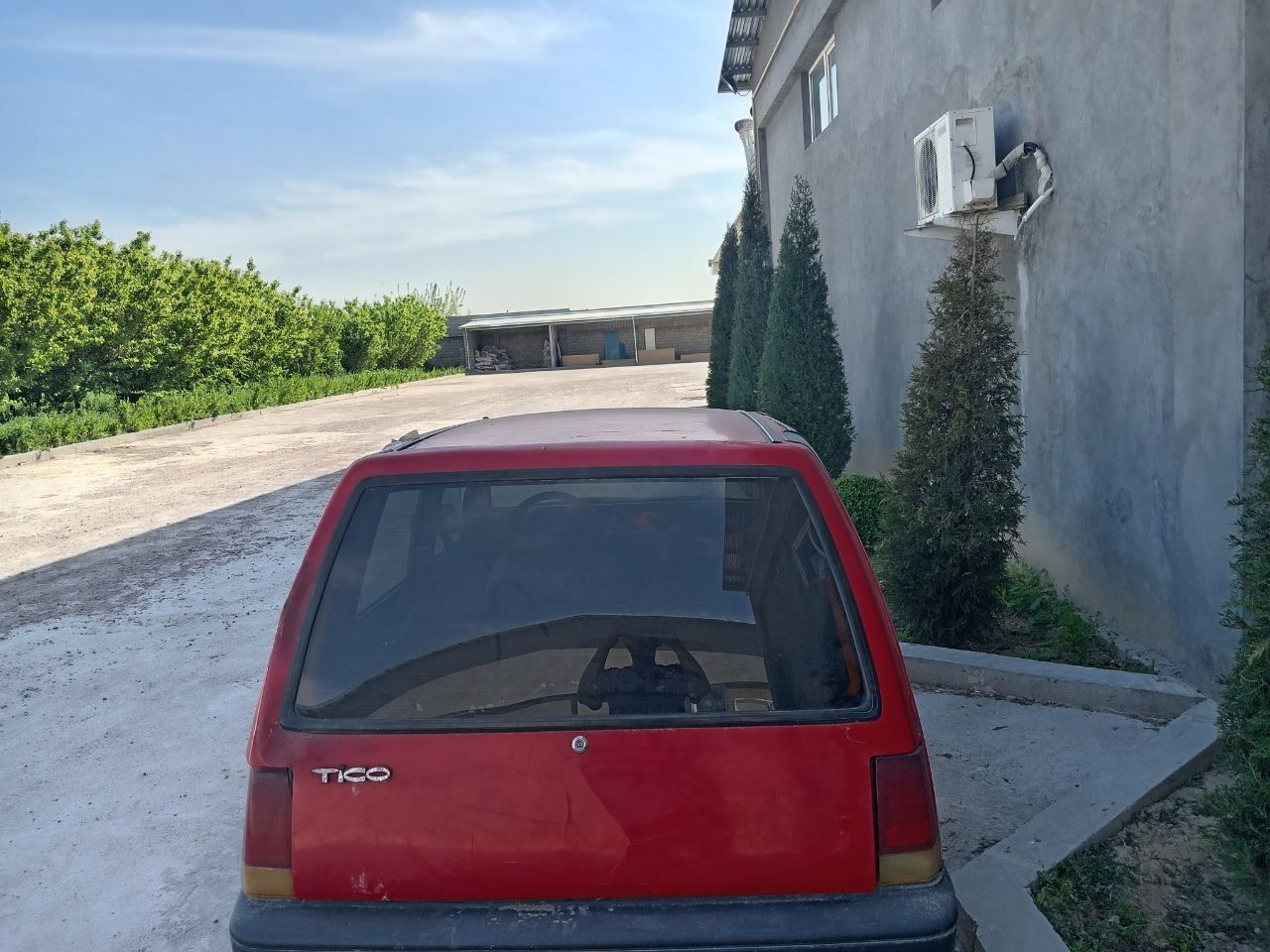 Tiko  sotiladi srochna