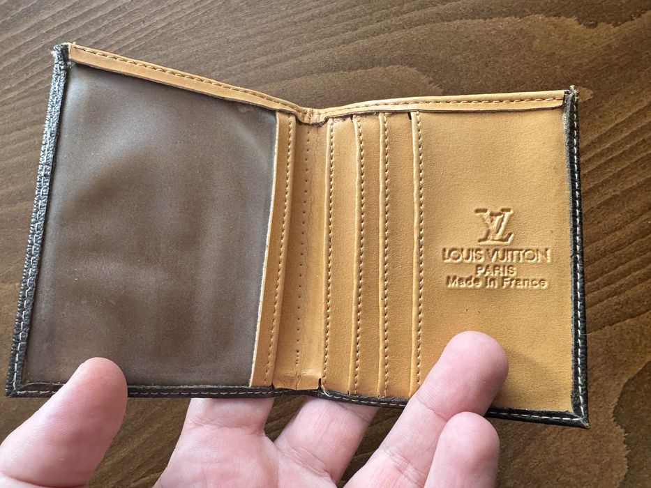 Продавам лични чанти и портмонета