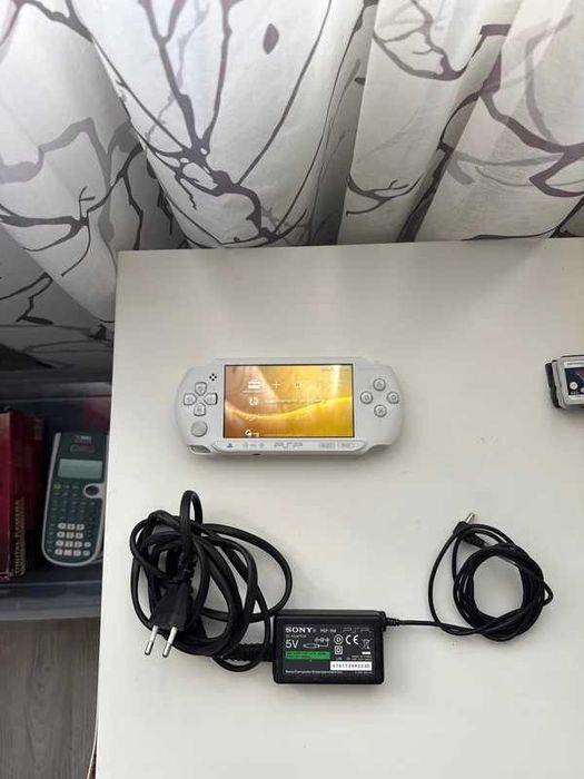 Sony PSP E1004 Ice White - Playstation Portable