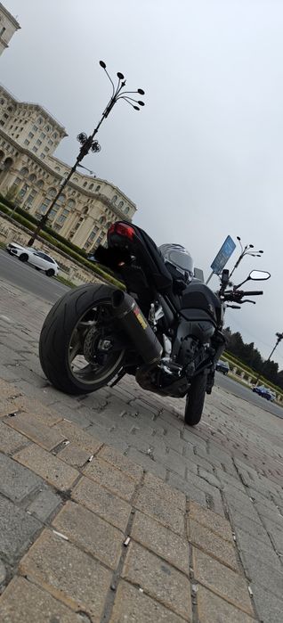 Yamaha FZ1 naked