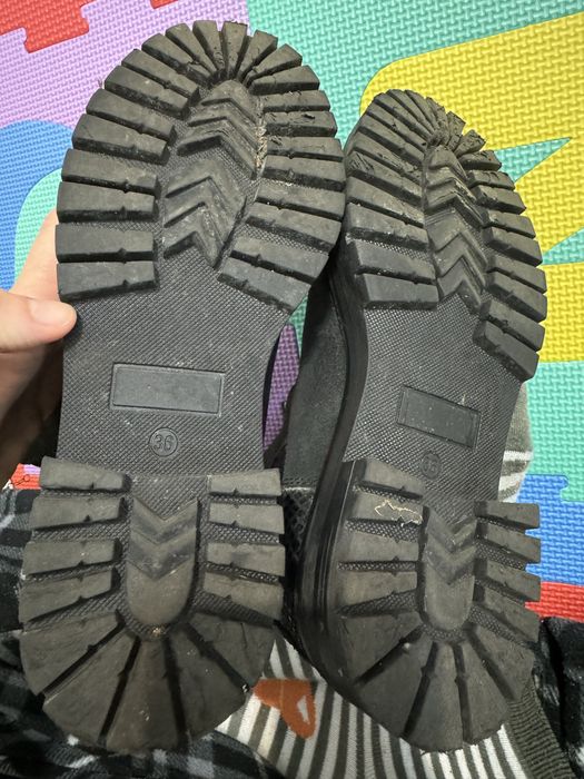 Ghete dama din piele