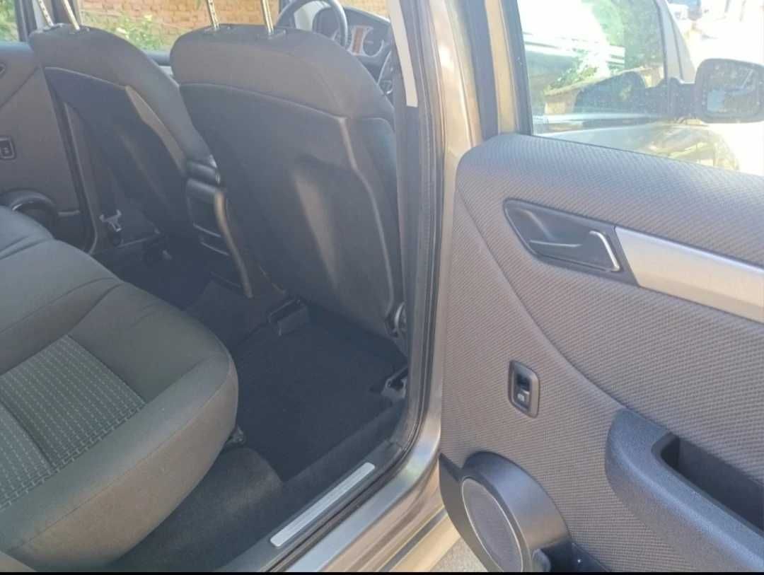 Mercedes-Benz B 180D 2011г 116кс